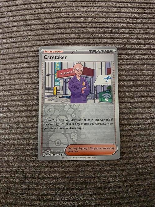 Caretaker 144/167 reverse holo, twilight masquerade MINT, Hobby en Vrije tijd, Verzamelkaartspellen | Pokémon, Zo goed als nieuw