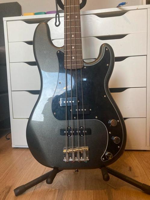 Squier affinity PJ bass gitaar, Muziek en Instrumenten, Snaarinstrumenten | Gitaren | Bas, Nieuw, Elektrisch, Ophalen