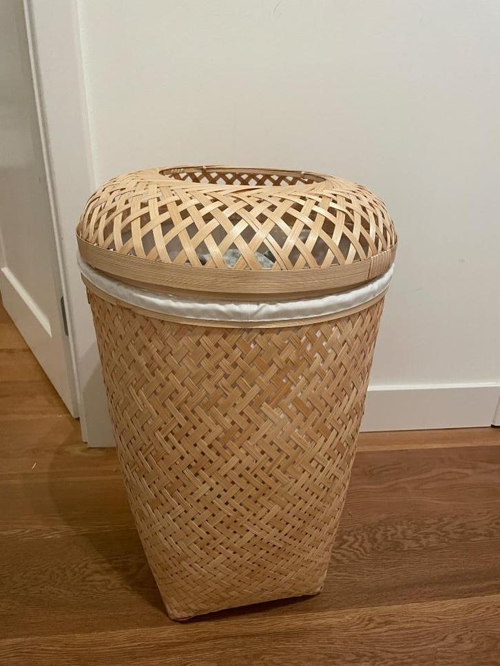 Ikea Saluting  Wasmand, handgemaakt bamboe, 50 l, Huis en Inrichting, Badkamer | Badkamermeubels, Zo goed als nieuw, Overige typen