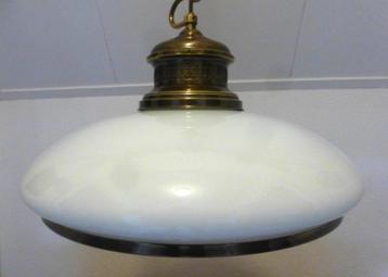 MOOI  GROTE HANGLAMP MET WIT OPELINE KAP beschikbaar voor biedingen