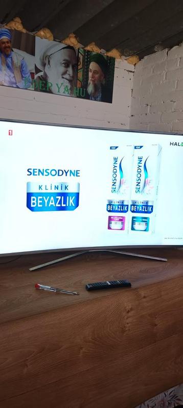 Samsung  4k Ultra curved 49 inch tv beschikbaar voor biedingen
