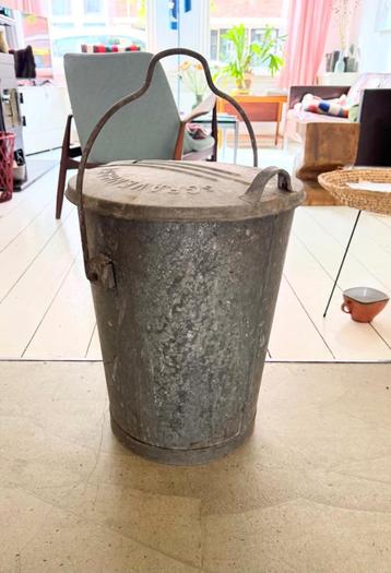 Zinken vuilnisbak s Gravenhage  beschikbaar voor biedingen