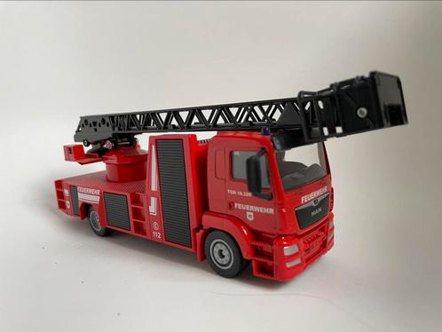model M•A•N ladderwagen brandweerwagen Siku 2114, 1/50 MAN, Hobby en Vrije tijd, Modelauto's | 1:50, Gebruikt, Bus of Vrachtwagen