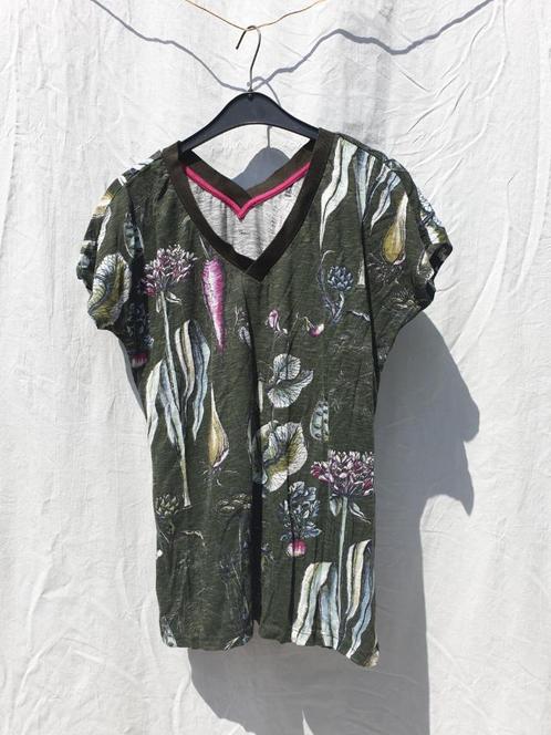 Leuk damesshirtje. Mooie V hals. mt M, Kleding | Dames, T-shirts, Zo goed als nieuw, Maat 38/40 (M), Korte mouw, Ophalen of Verzenden