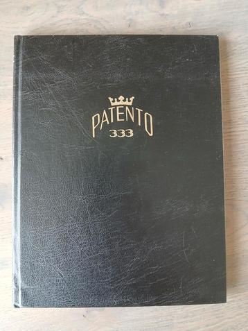 Postzegelalbum klein formaat met postzegels beschikbaar voor biedingen