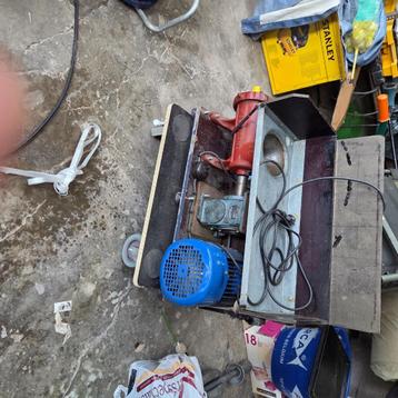 Deegmolen met zware motor boilies rollen beschikbaar voor biedingen