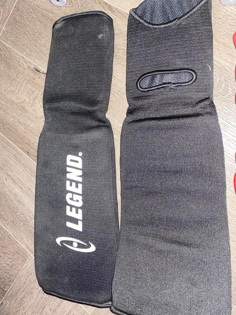 Scheen beschermers Legend (maat L) zgan, Ophalen of Verzenden, Zo goed als nieuw, Overige