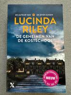 Lucinda Riley - De geheimen van de kostschool, Ophalen of Verzenden, Zo goed als nieuw, Lucinda Riley