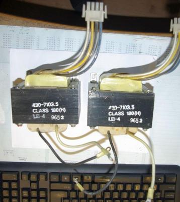 Transformator 220V  >24 /13.5 V  2 stuks beschikbaar voor biedingen