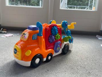 Toet Toet Auto Ambulance + 1 autootje beschikbaar voor biedingen