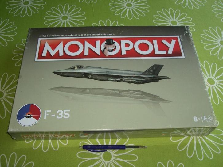 Nieuw in seal: Monopoly F-35 - JSF unieke uitgave, Hobby en Vrije tijd, Gezelschapsspellen | Bordspellen, Zo goed als nieuw, Een of twee spelers