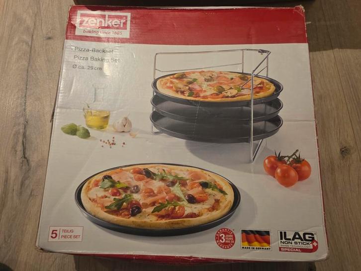 Zenker Pizza Bakset - 5 Delig - Nieuw!, Huis en Inrichting, Keuken | Keukenbenodigdheden, Nieuw, Ophalen