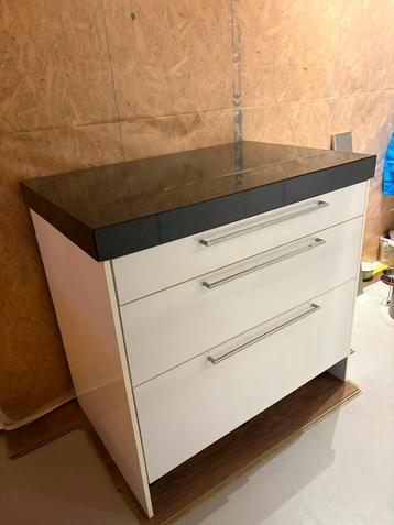 Keuken schiereiland te koop. (Tulp) beschikbaar voor biedingen