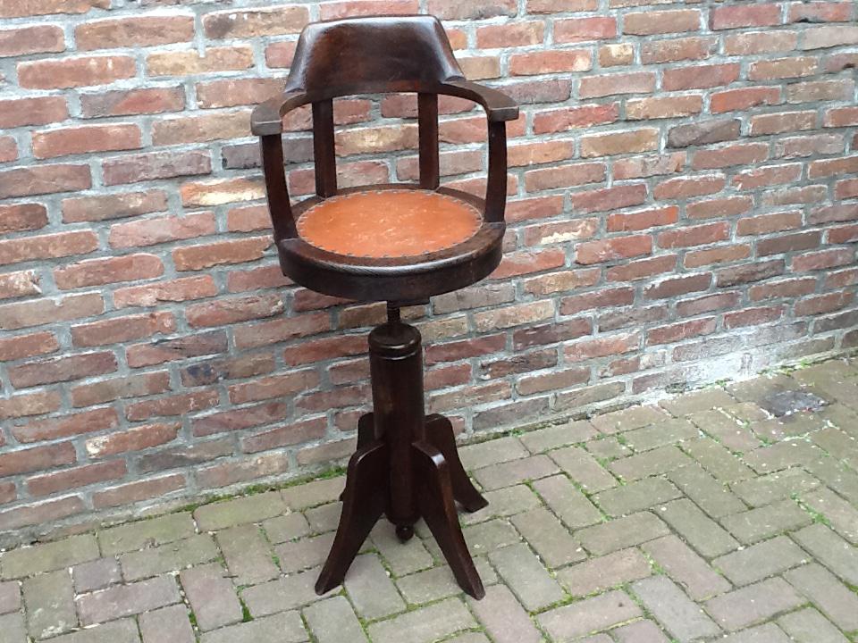 Amsterdamse school kinderkappersstoel., Antiek en Kunst, Ophalen of Verzenden