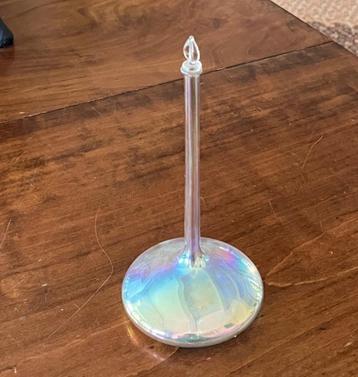 Antiek glazen parfumflesje beschikbaar voor biedingen