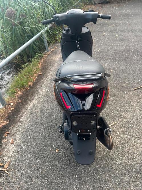 Zip h2o piaggio, Fietsen en Brommers, Scooters | Piaggio, Zo goed als nieuw, Zip, Benzine, Ophalen