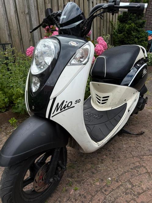 Sym Mio 100cc, Fietsen en Brommers, Scooters | SYM, Zo goed als nieuw, Mio, Maximaal 45 km/u, Benzine, Ophalen