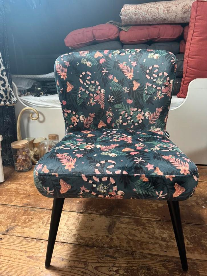 Set van 2 Wood stoelen – botanische print en stijlvol, Huis en Inrichting, Stoelen, Zo goed als nieuw, Twee, Ophalen