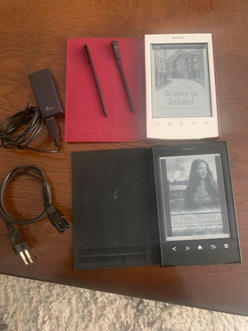 Sony E-readers (2 stuks) met accessoires, Computers en Software, E-readers, Gebruikt, 6 inch of minder, 4 GB of minder, Touchscreen