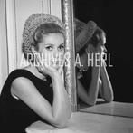 Catharine Deneuve THE UMBRELLAS OF CHERBOURG movie photo, Verzenden, Nieuw, Film, Foto of Kaart