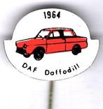 1964 DAF Daffodill rood op blik auto speldje ( A_207 ), Ophalen of Verzenden, Zo goed als nieuw, Transport, Speldje of Pin
