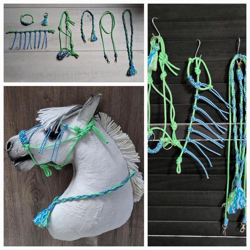 Hobby horse halster en accessoires groen / blauw, Hobby en Vrije tijd, Overige Hobby en Vrije tijd, Nieuw, Ophalen of Verzenden