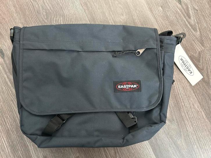 Eastpak Delegate Laptoptas - Nieuw met prijskaartje!, Sieraden, Tassen en Uiterlijk, Tassen | Schoudertassen, Nieuw, Overige merken