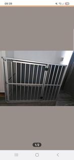 Hundos Kennel L (Handvat mist schroefjes zie omschrijving), Ophalen, Zo goed als nieuw