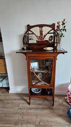 Antieke vitrine kast. Hoogte 168cm. Breedte 90 cm, Ophalen