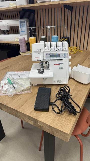 Bernina 1300MDC Lock- en covermachine beschikbaar voor biedingen