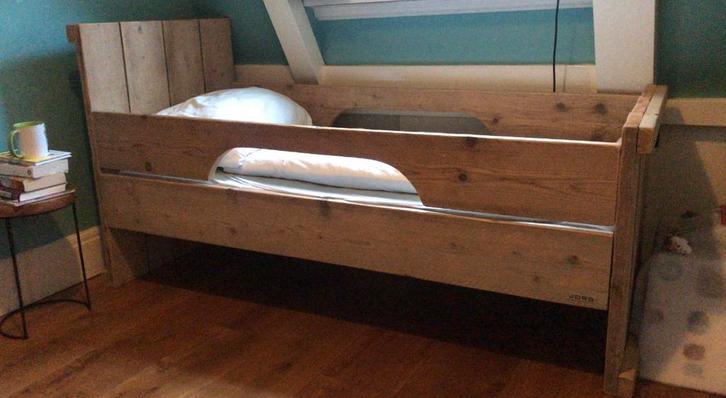 Kinderbed van steigerhout, Kinderen en Baby's, Kinderkamer | Bedden, Zo goed als nieuw, 140 tot 160 cm, 70 tot 85 cm, Lattenbodem