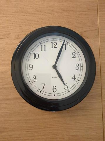 Ikea Dekad Wandklok - Zwart beschikbaar voor biedingen