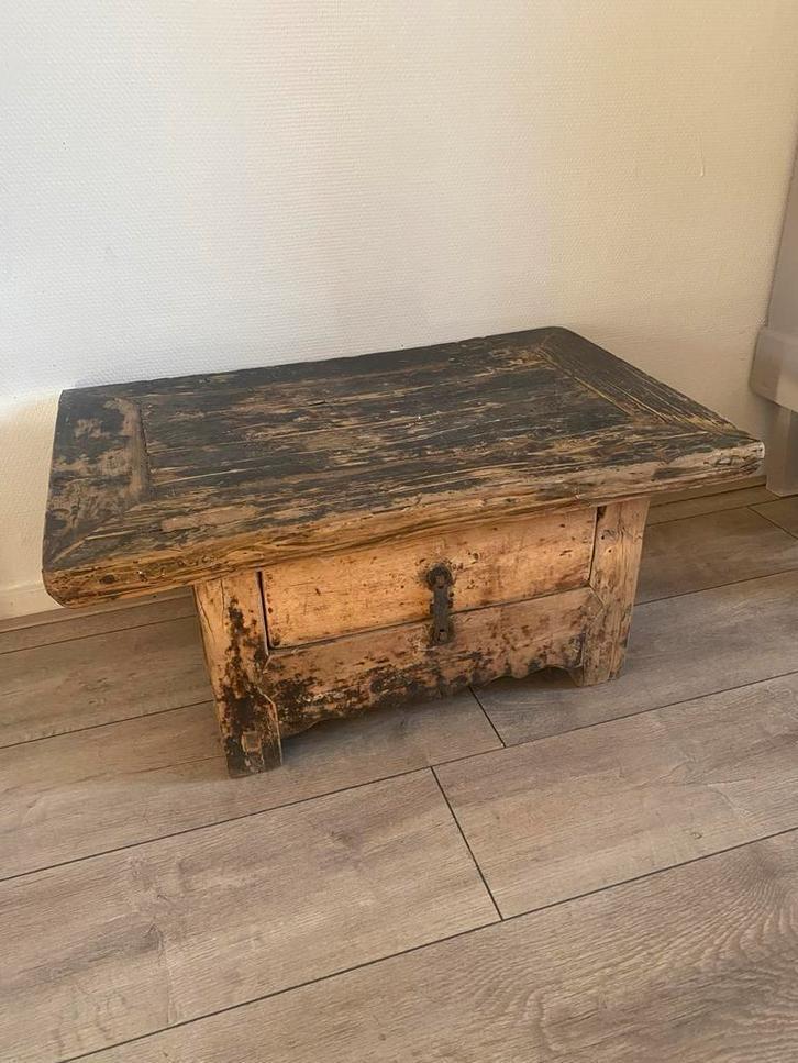 Antieke Houten chinees tafeltje , offer offertafel hoffz, Antiek en Kunst, Antiek | Meubels | Kasten, Ophalen