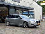 Volvo V70 2.0 D4 Dynamic Edition / 2015 / Navi / Stoelverwar, Auto's, Voorwielaandrijving, Euro 6, Grijs, Te koop