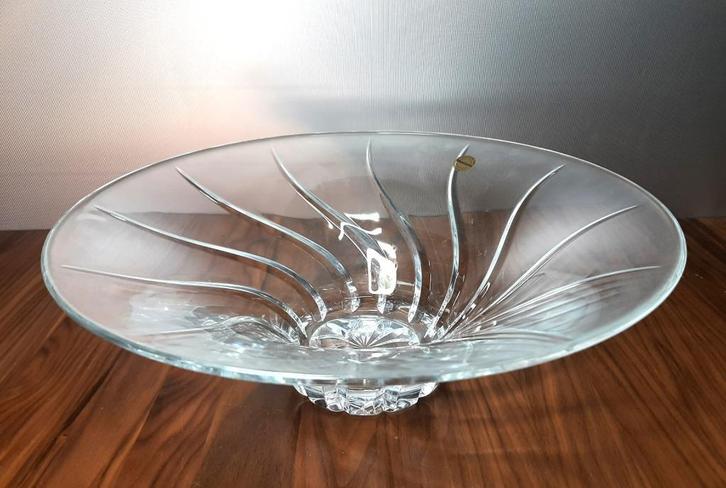 Kristalglazen schaal merk Mantova. 24% loodkristal. 36 cm., Huis en Inrichting, Woonaccessoires | Schalen en Manden, Zo goed als nieuw