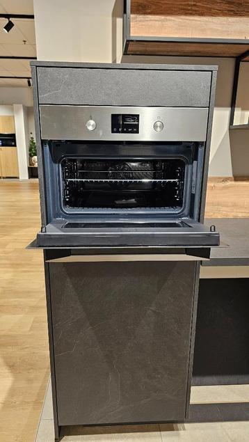 Showroomkeuken beschikbaar voor biedingen