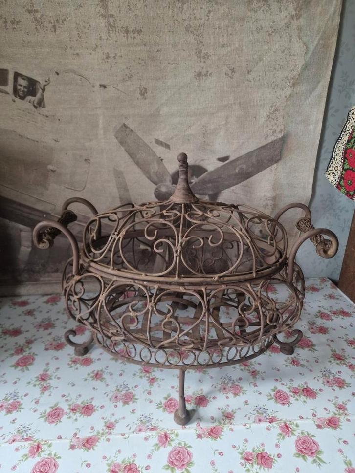 Brocante smeedijzeren mand, Antiek en Kunst, Antiek | Woonaccessoires, Ophalen of Verzenden