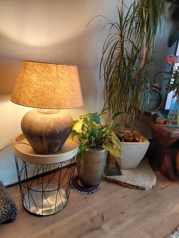 Tafel lamp.  Landelijk beschikbaar voor biedingen