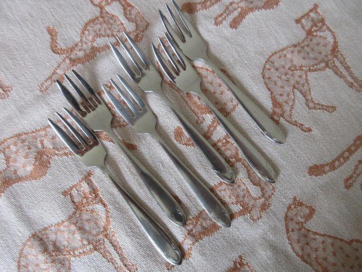 Gero Zilmeta 507 6 Taartvorkjes voor € 4,40, Huis en Inrichting, Keuken | Bestek, Gebruikt, Rvs of Chroom, Vaatwasserbestendig