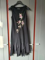 Zwarte Lange Jurk met Geborduurde Rozen - SL Fashions Maat M, Ophalen of Verzenden, Maat 38/40 (M), Zwart, Onder de knie