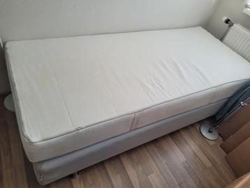 Ikea boxspring + matras + topper 90 x 200