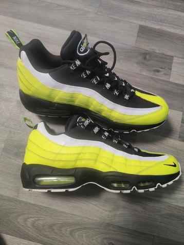 Nike air max95 volt black/glow