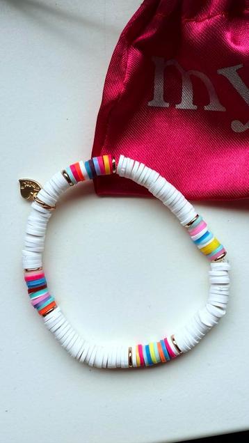 Nieuwe armband met kralen beschikbaar voor biedingen