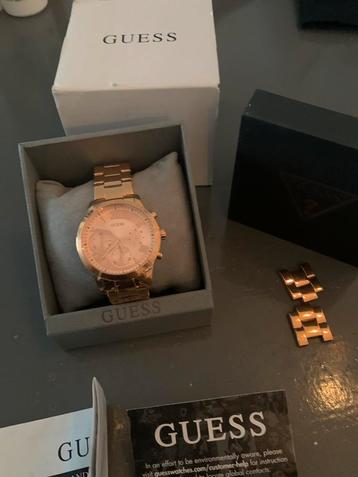 1x Gedragen Guess horloge rose gold beschikbaar voor biedingen