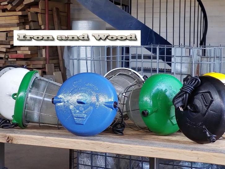 Oude bully's / korflampen in diverse kleuren - vintage, Huis en Inrichting, Lampen | Plafondlampen, Gebruikt, Glas, Metaal, Ophalen of Verzenden