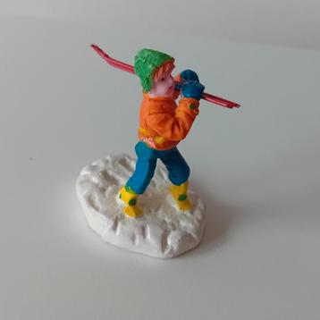 Lemax toting skis, Lemax figuur Kerstdorp, retired beschikbaar voor biedingen