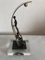 Corry Ammerlaan - Vruchten Plukken - verbronst beeld, Ophalen of Verzenden