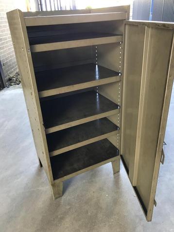 Lockerkast vintage groen staal beschikbaar voor biedingen