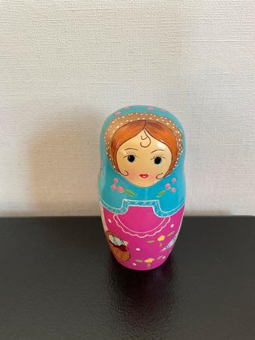 Spaarpo baboesjka, matroesjka beschikbaar voor biedingen