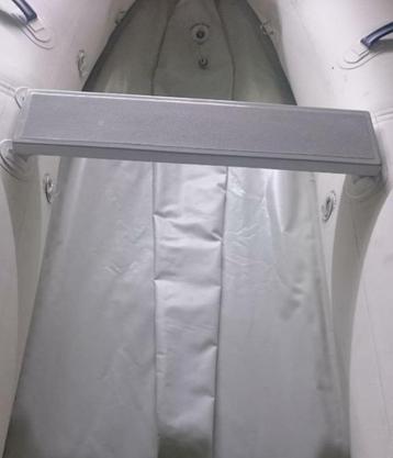 Polyester zitbank (wit) 85 cm voor rubberboten € 59,95. beschikbaar voor biedingen